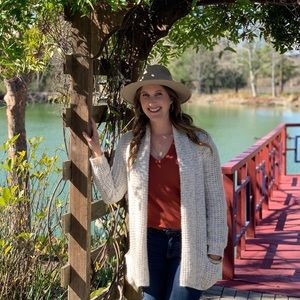 Meet your Posher, Laura